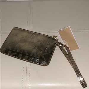 Michael Kors Purse /Wallet wristlet 100% aunthetic